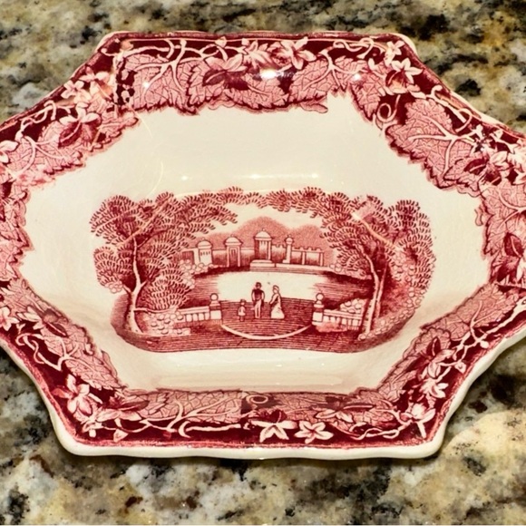 Mason\'s Vista Pink Ironstone Sweet Dish Small and Medium Set of 2